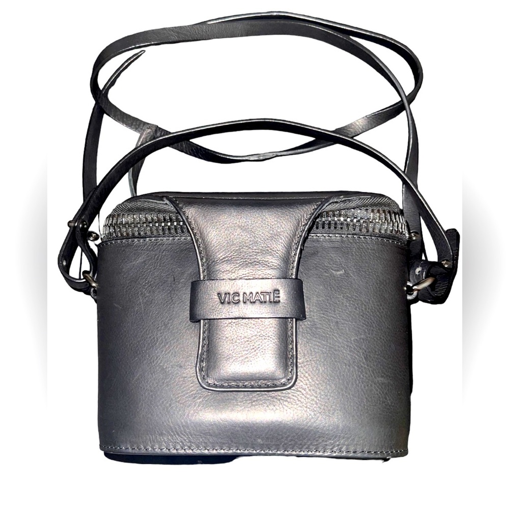 Vic Matiē Black Bag with Oversized Zipper Pulls and Detachable Straps